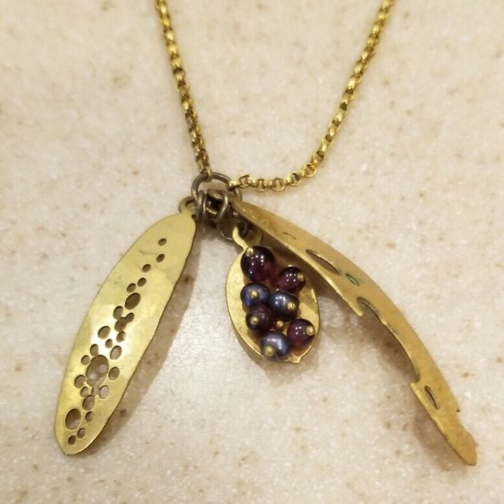 RARE MODERN PHILIP CRANGI GOLD OVAL ACADEMIE BEADED PURPLE NECKLACE PENDANT